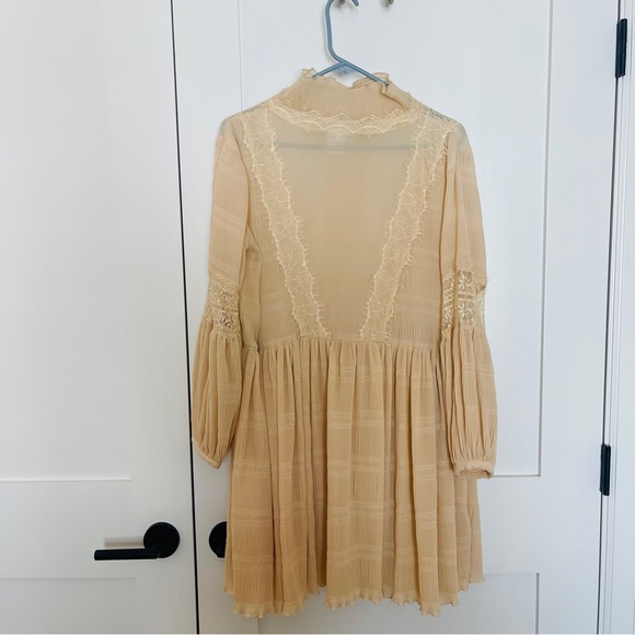 ⭐️ GANNI LACE MINI DRESS ⭐️ - Picture 2 of 3